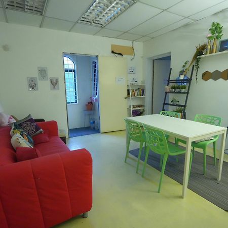 G Traveler Accommodation Homes 居旅舍 كوتا دامانسارا المظهر الخارجي الصورة